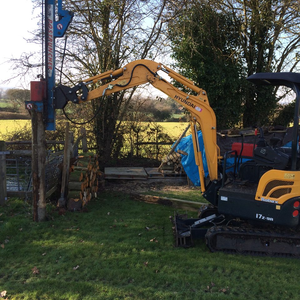  Knocking in a new gatepost 